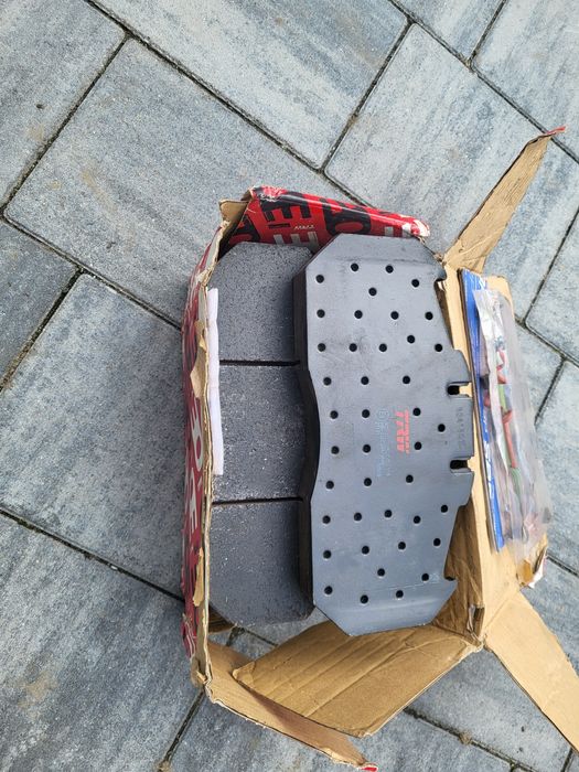 Klocki Renalut Volvo TRW GDB5086