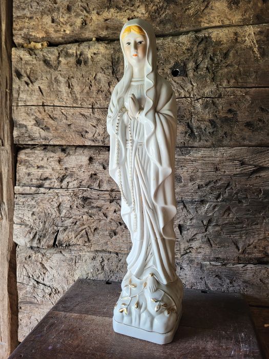 Duża Maryja Matka Boska z porcelany