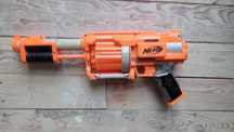 Pistolet nerf na strzałki gumowe