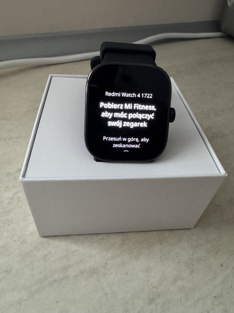 Sprzedam smartwatch Redmi Watch 4 w kolorze czarnym