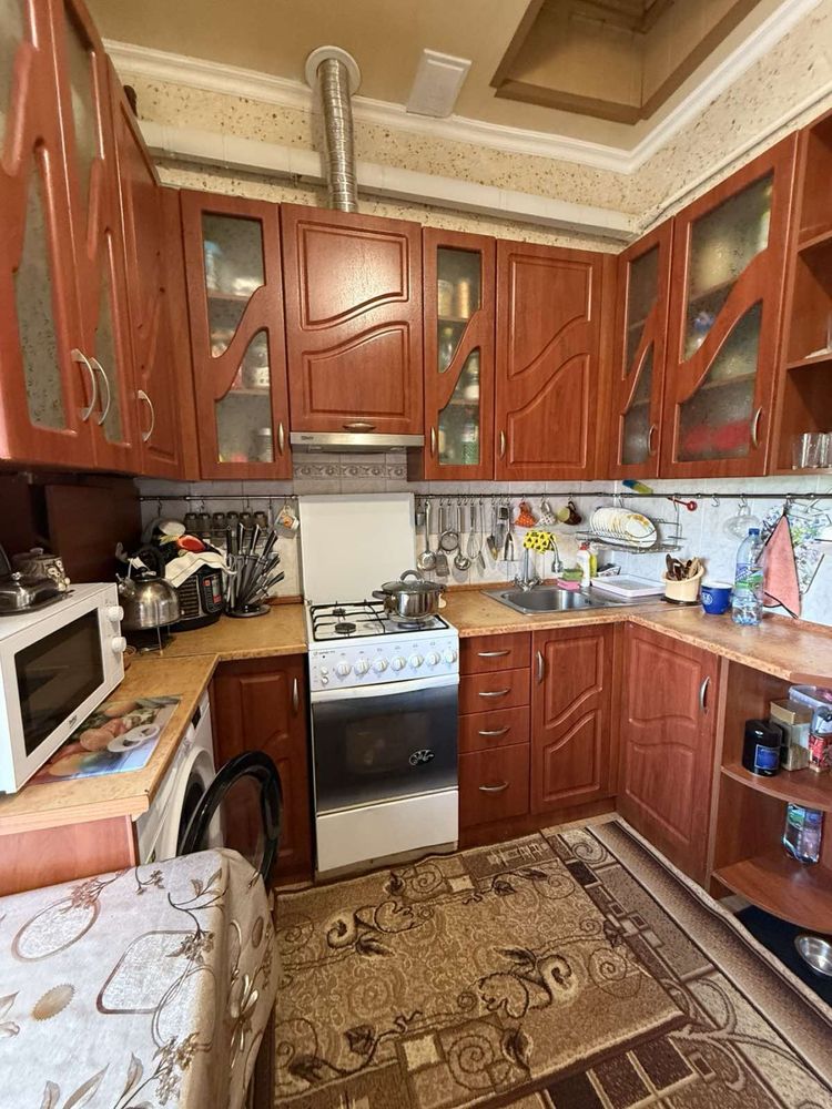 Продам 3 кімнатну квартиру у центрі