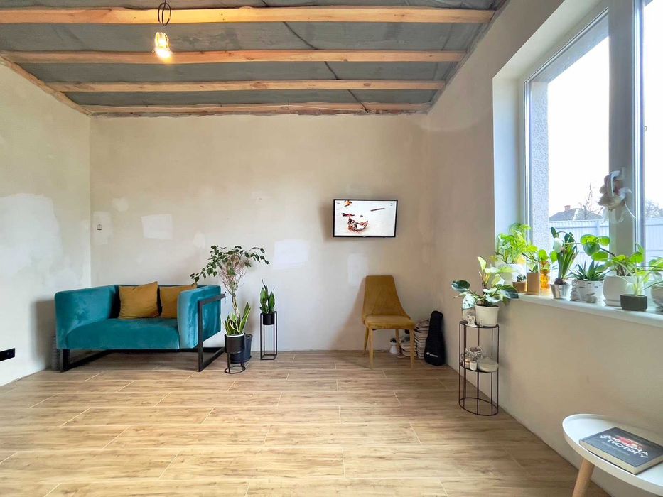 Продам стильный новый дом на  Роменской.