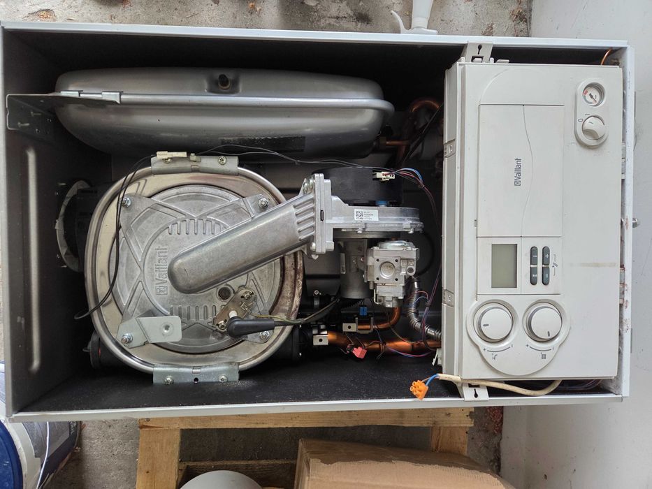 Kocioł Vaillant ecoTEC plus VC PL 186/3-5 R3 uszkodzony