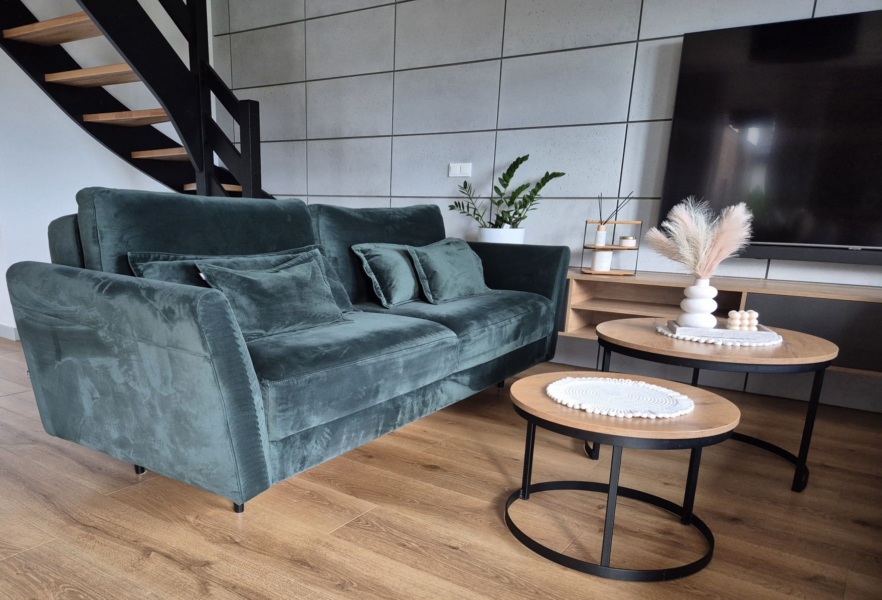 Zielona sofa 3 osobowa rozkładana z pojemnikiem welur MP Nidzica