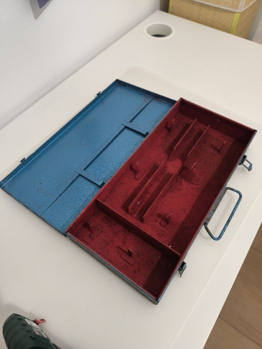 Caixa vintage de ferramentas