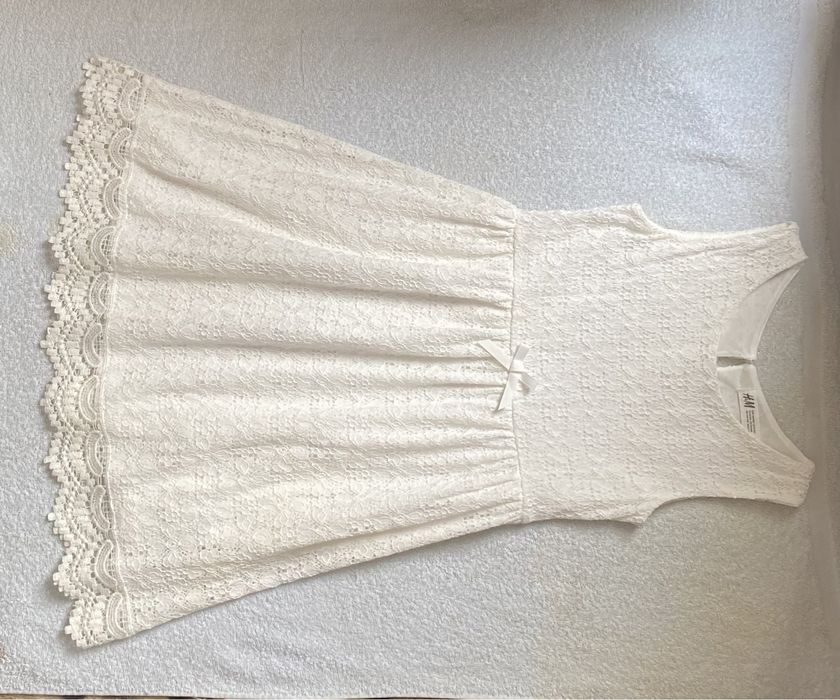 Piękna biała koronkowa sukienka H&M