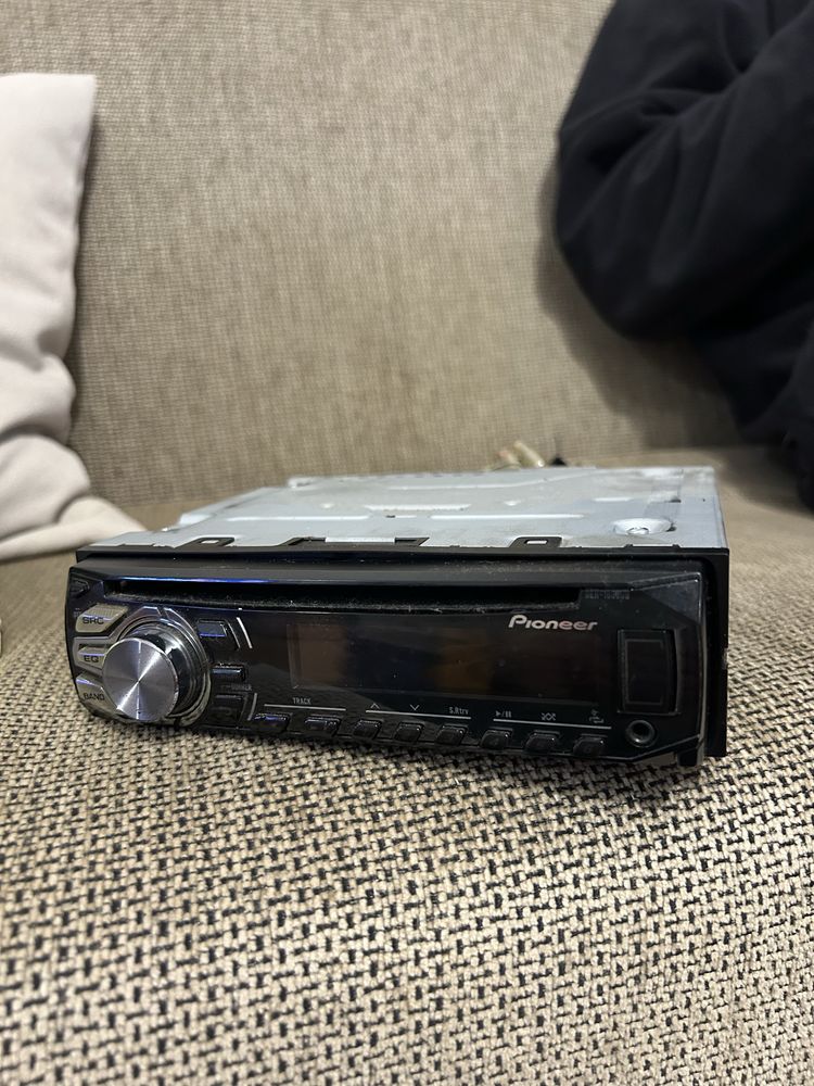 Radio Pioneer DEH-1600UB