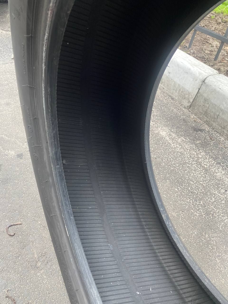 Продам два колеса Bridgestone 275/45 R20