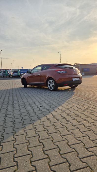 RENAULT Megane III coupe uszkodzone