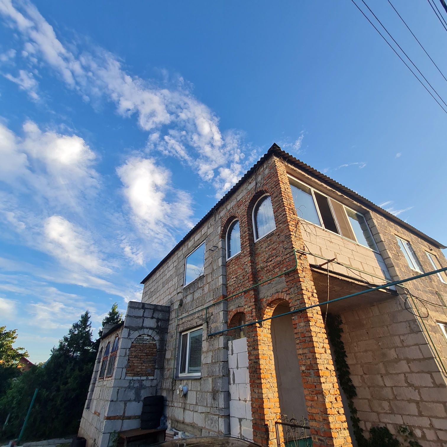 Продаю з підвалом, гаражом. Весняне , за Варварівкоюсертифікат