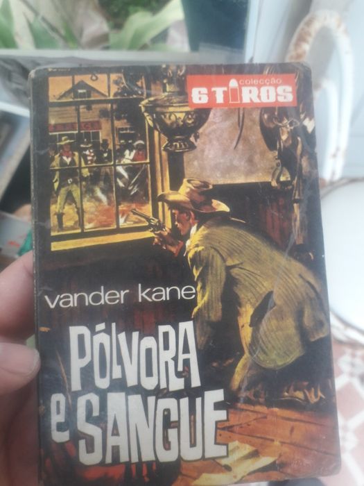 Livros de westerns e clássico leitura  internacional