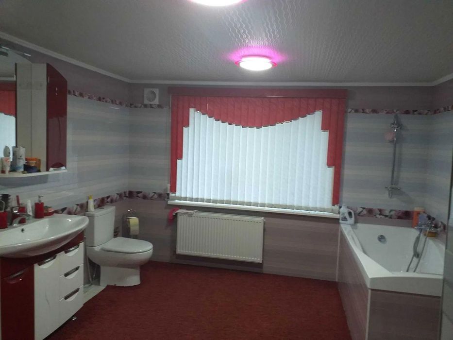 Продається будинок з 4 кімнатами в Іванівці