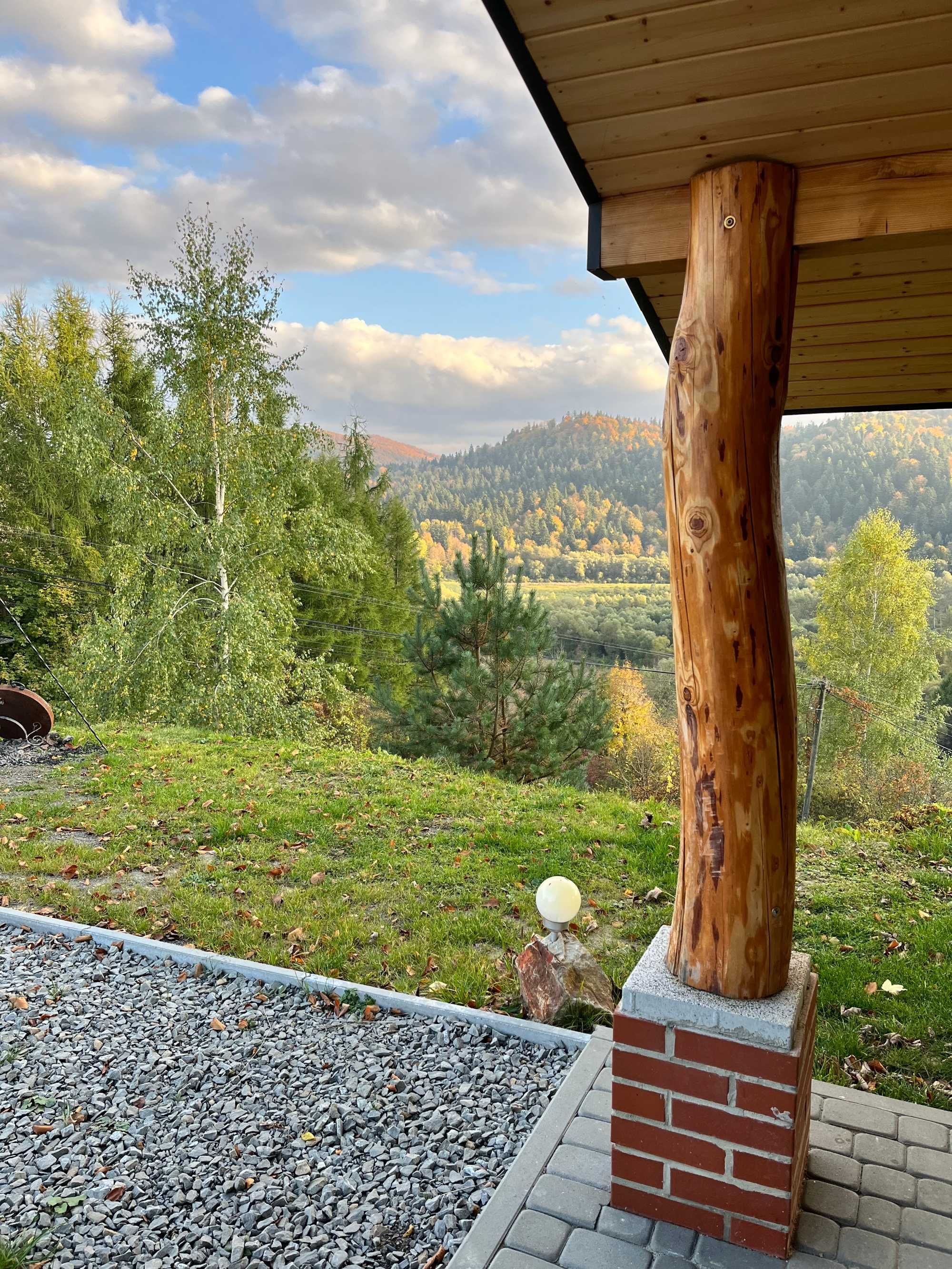 Domki nad jeziorem solińskim, Bieszczady Wołkowyja