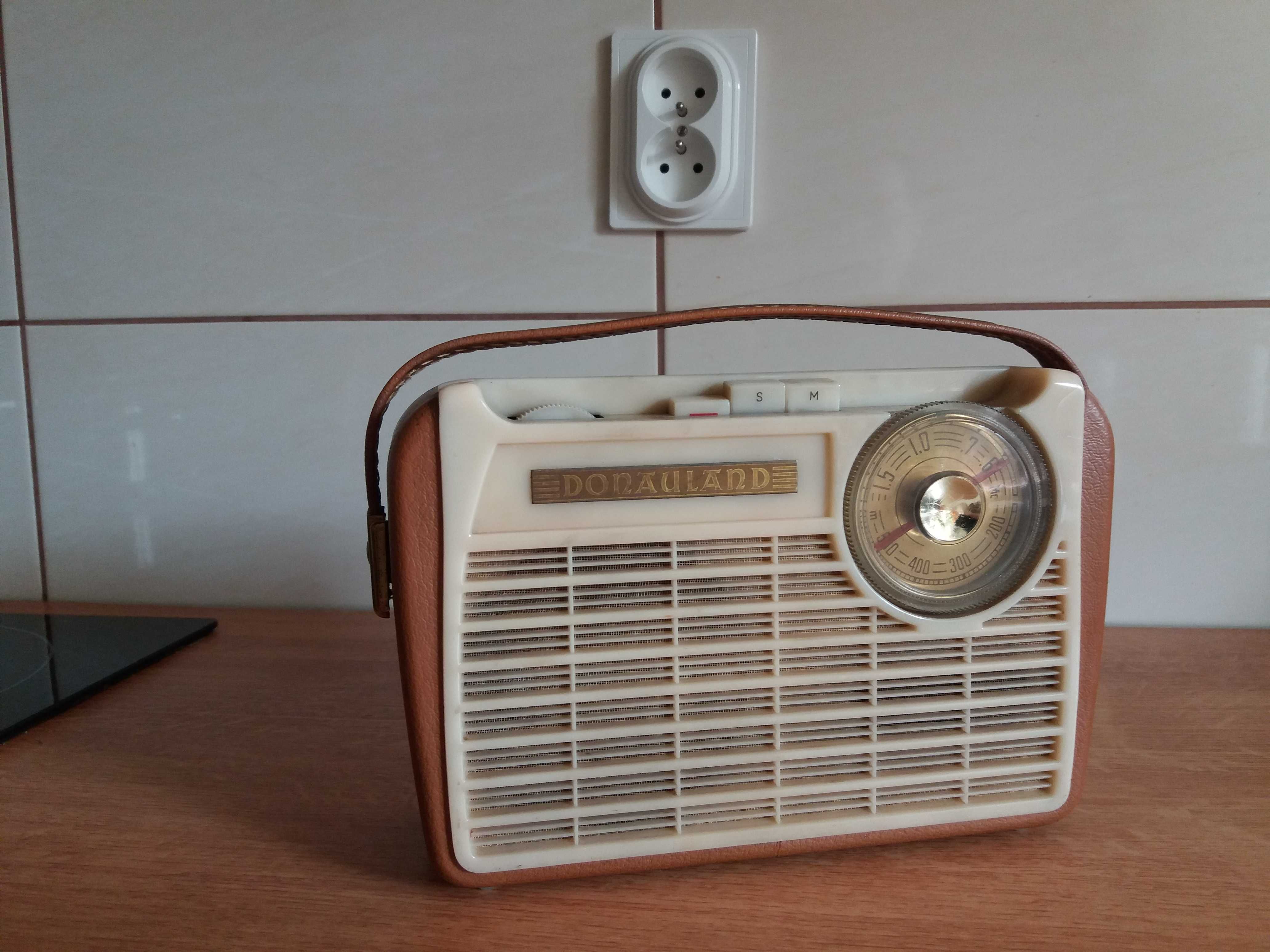 Radio zabytkowe dla kolekcjonera ,,Donauland''prod Austriackiej.