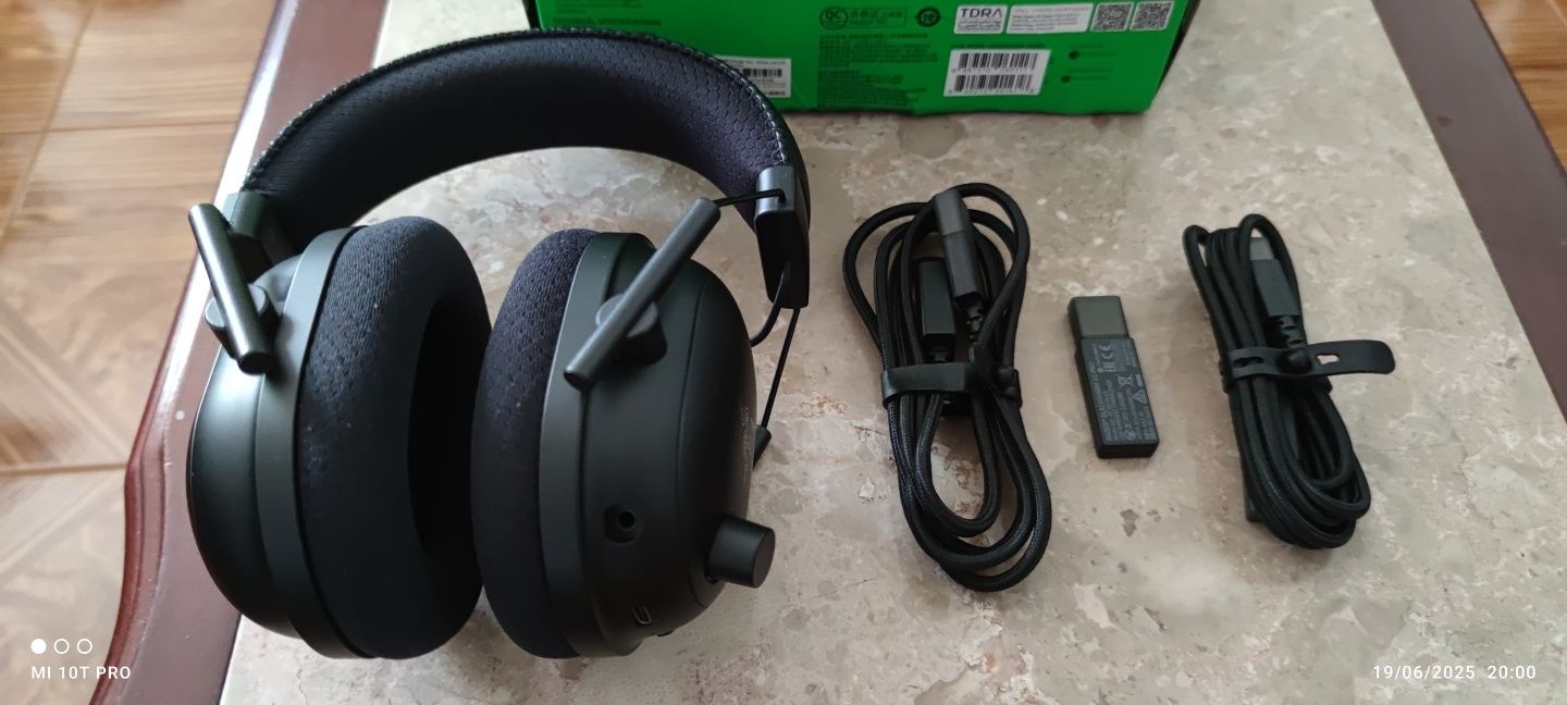 Razer Blackshark v2  pro 2023 bluetooth.
