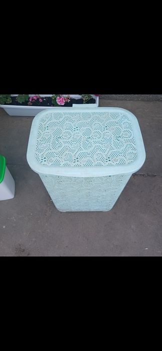 Шафа для ванної, мусорник..