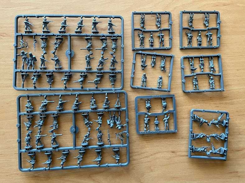 FoW - Armoured Rifle Platoon (Plastic) (UBX75)