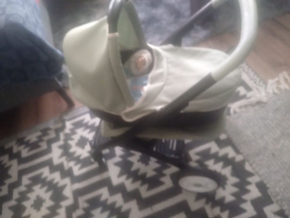 Sprzedam wozek dla lalki 2w1