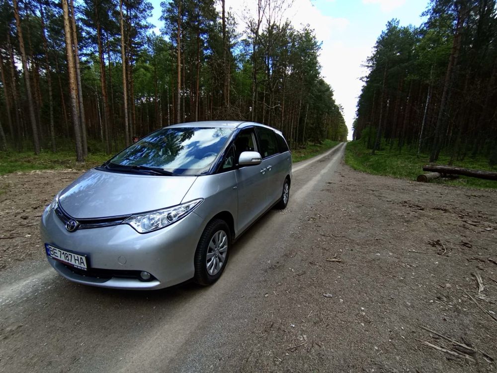 Сімейне авто Toyota Previa мінівен 8місць