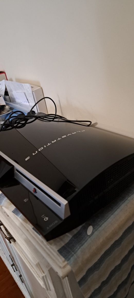 Playstation 3 com  80Gb , com caixa e Comando  wifi