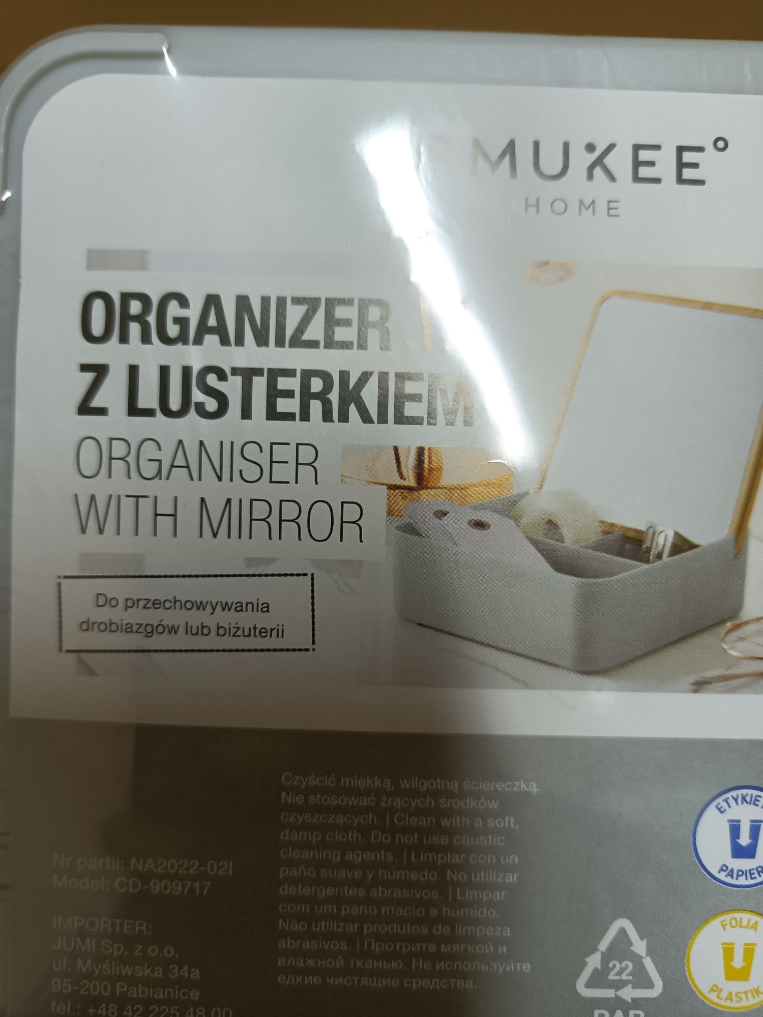 Organizer na kosmetyki