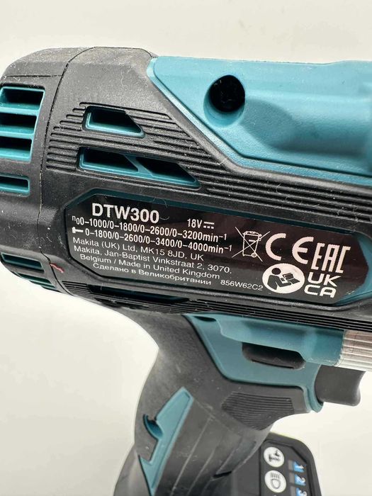 Klucz udarowy Makita 18V 330Nm DTW300
