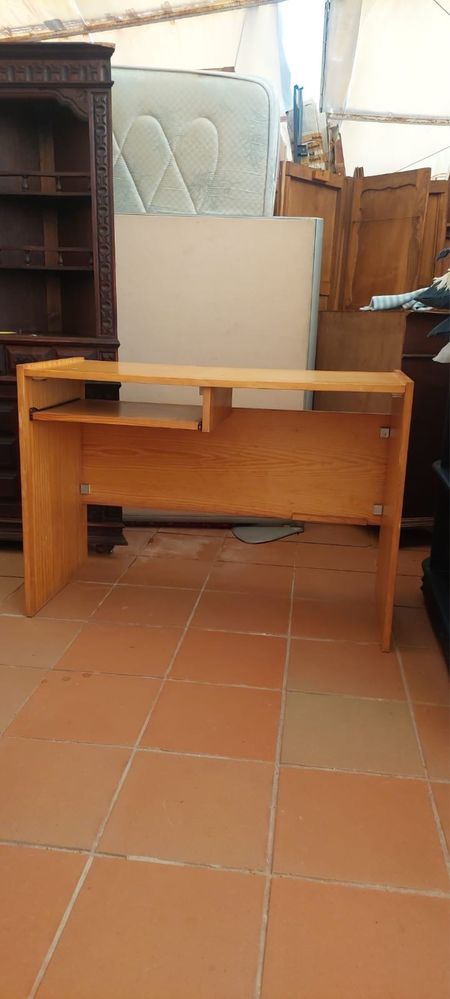 Secretaria em madeira