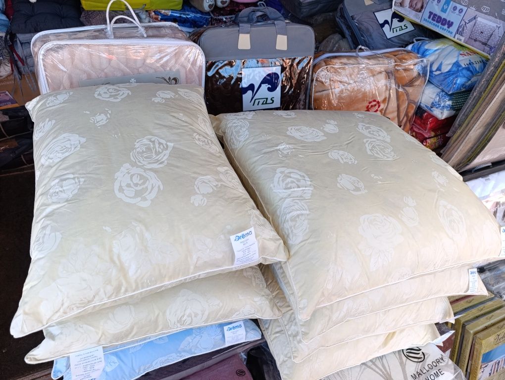 Подушка Пух-Перо 50х70 та 70х70см. Пух 50%; Перо 50%.