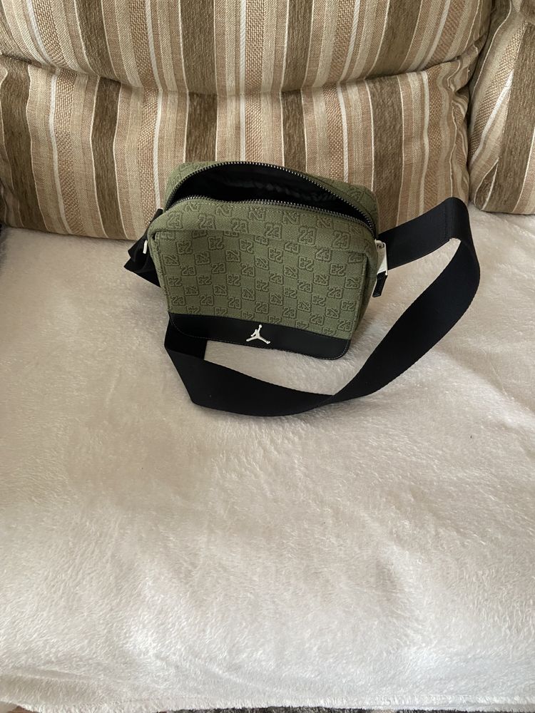 Оригінал Jordan Monogram Crossbody bag