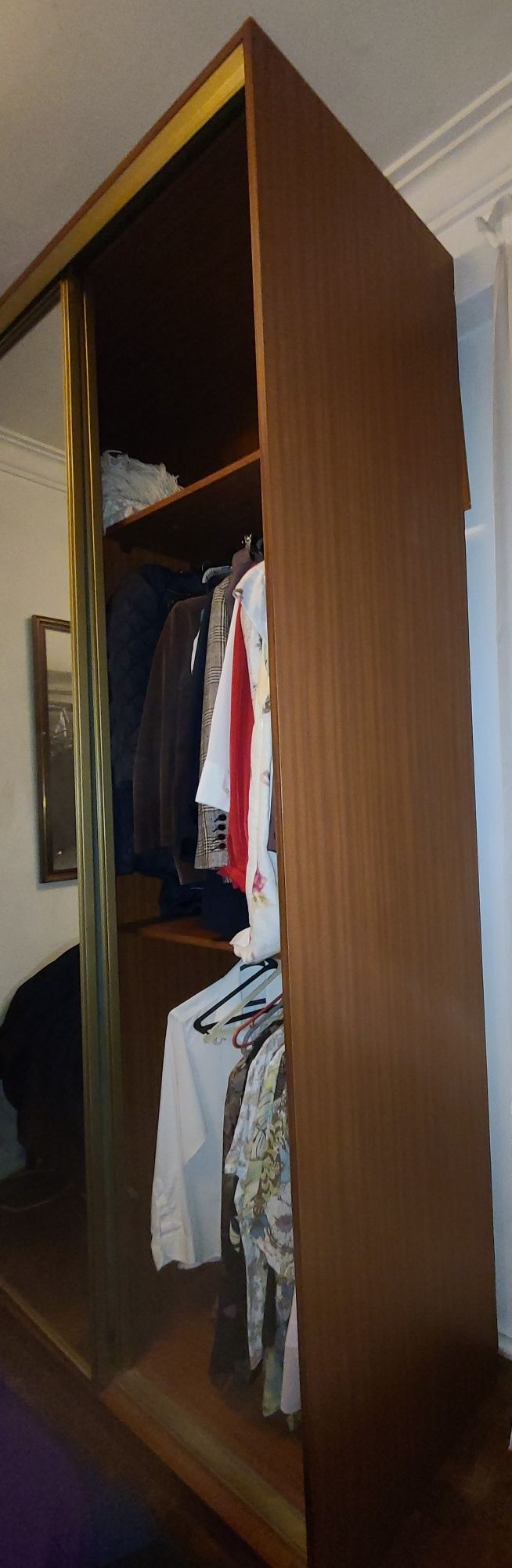 Roupeiro c/ Espelhos nas portas 200€