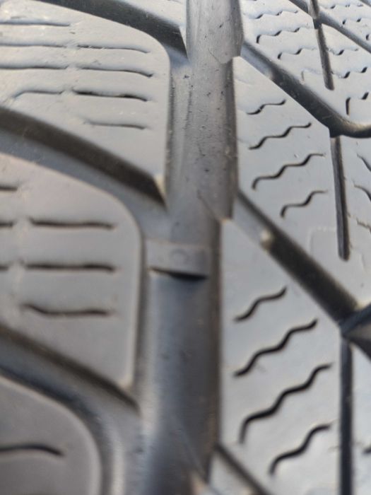 A217# Opony uzywane zimowe 225/60/18" Pirelli