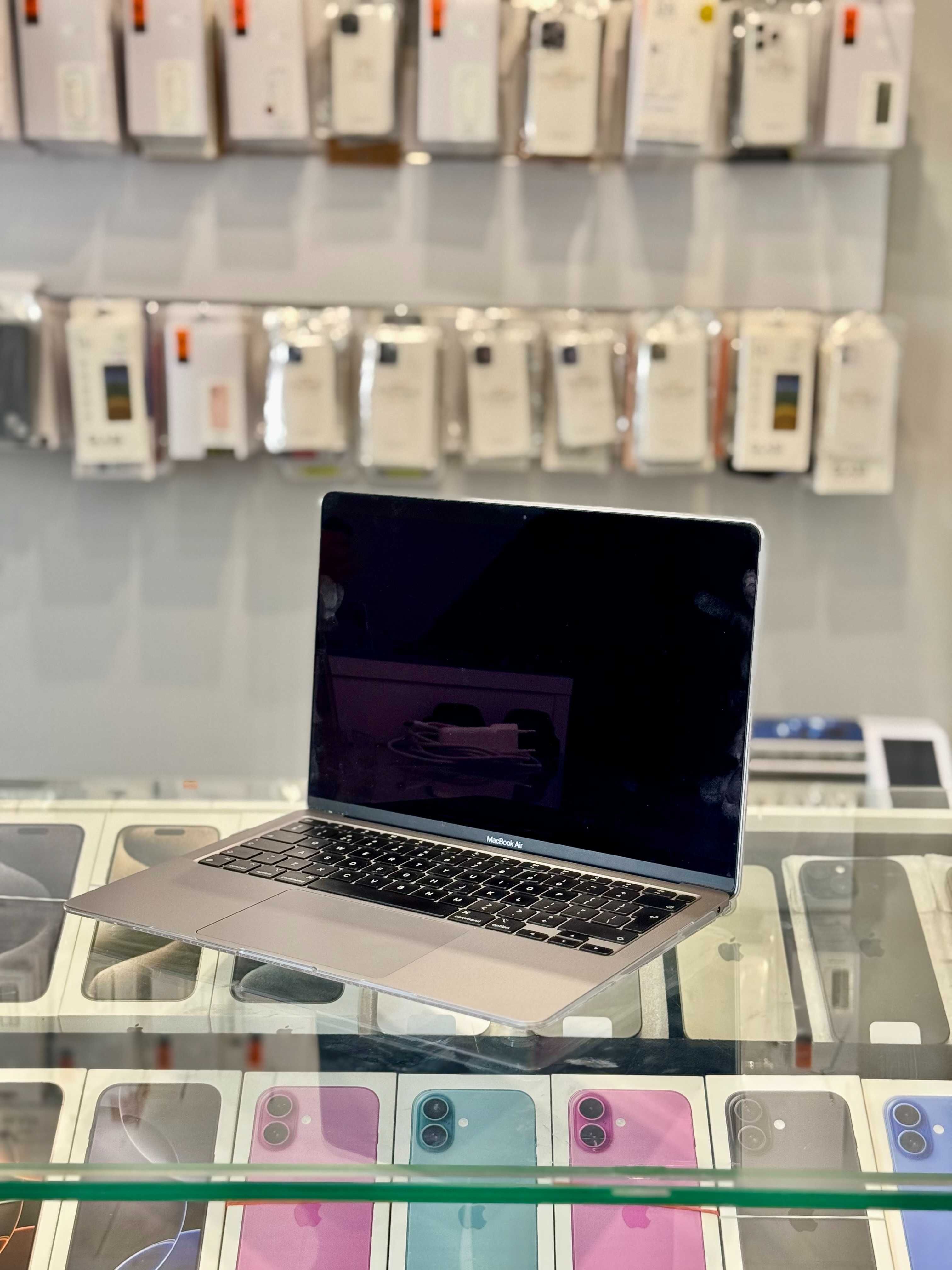 MacBook AIR M1 2020 • Space Gray • 80 cykli • 8 GB RAM • 256 GB SSD