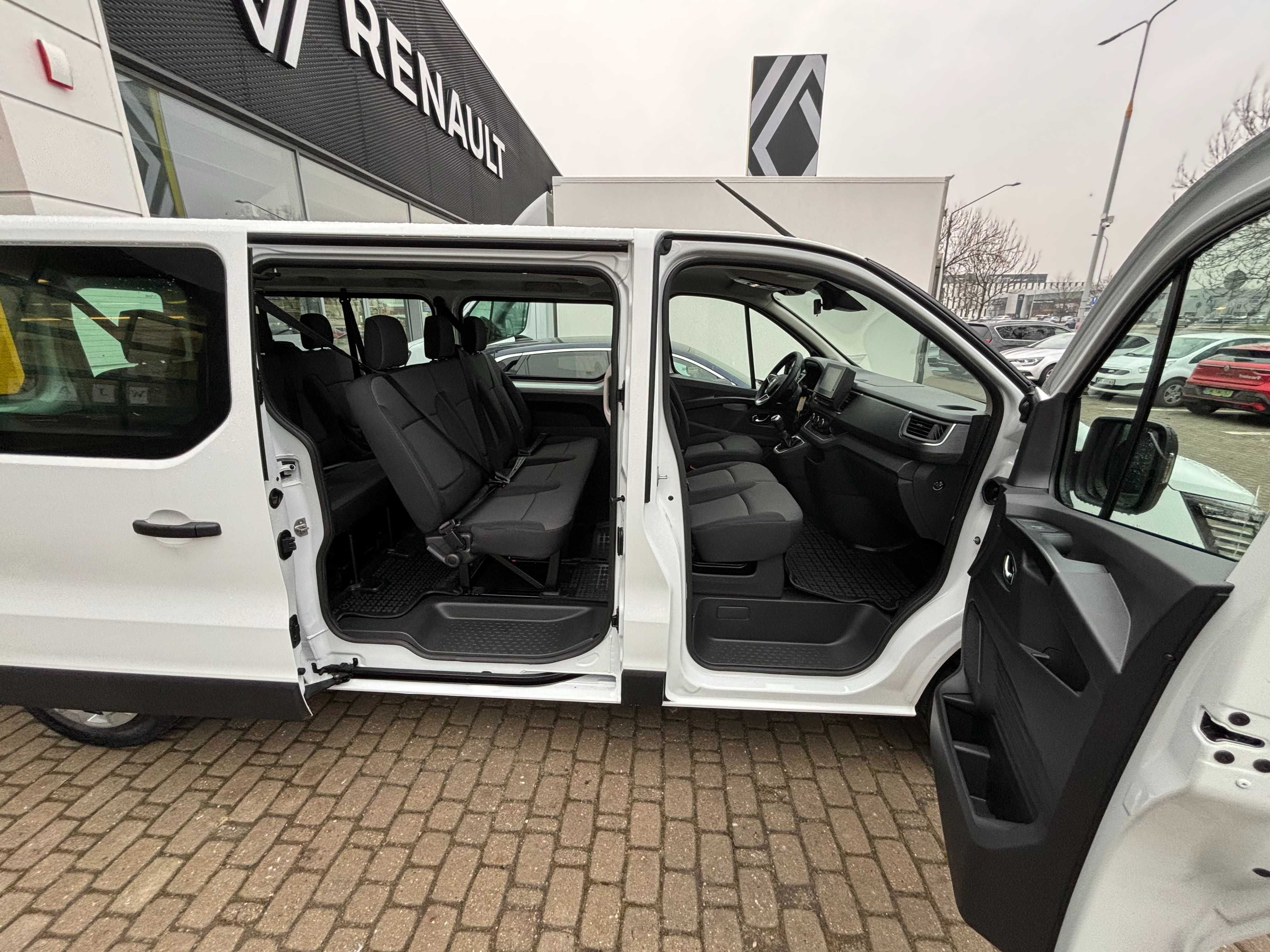 BFM CAR RENTAL Wynajem samochód 9 miejscowy-BUS/ VAN Renault Trafic