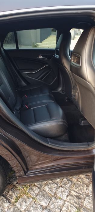 Mercedes CLA 180 D Ano 2015 ( Versao Pack Night )