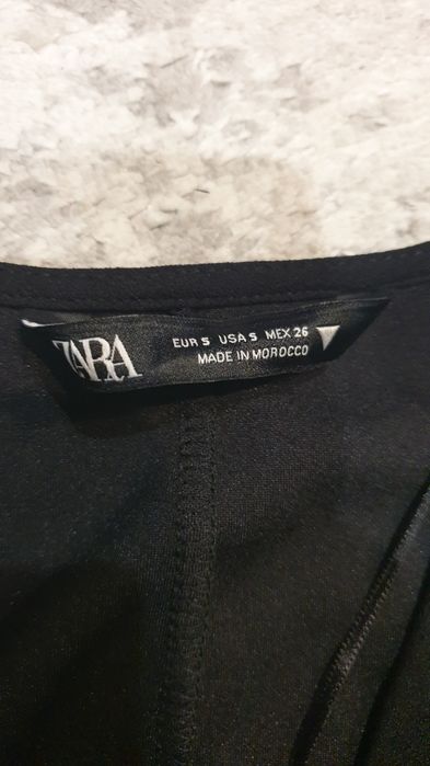 Платье с разрезом ZARA S
