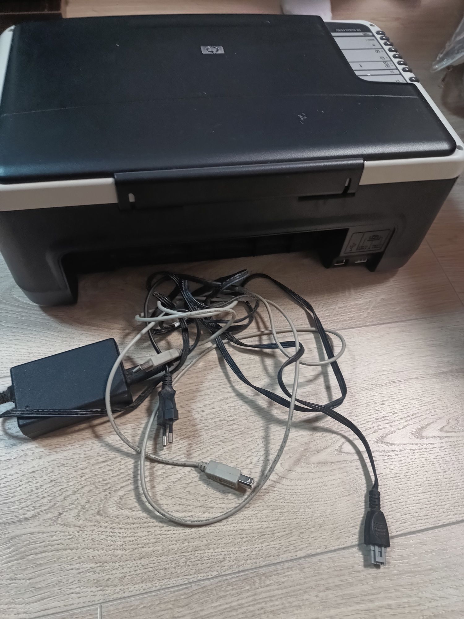 ПринтерПринтер кольоровий  HP( hewlett-packard) Deskjet F2180