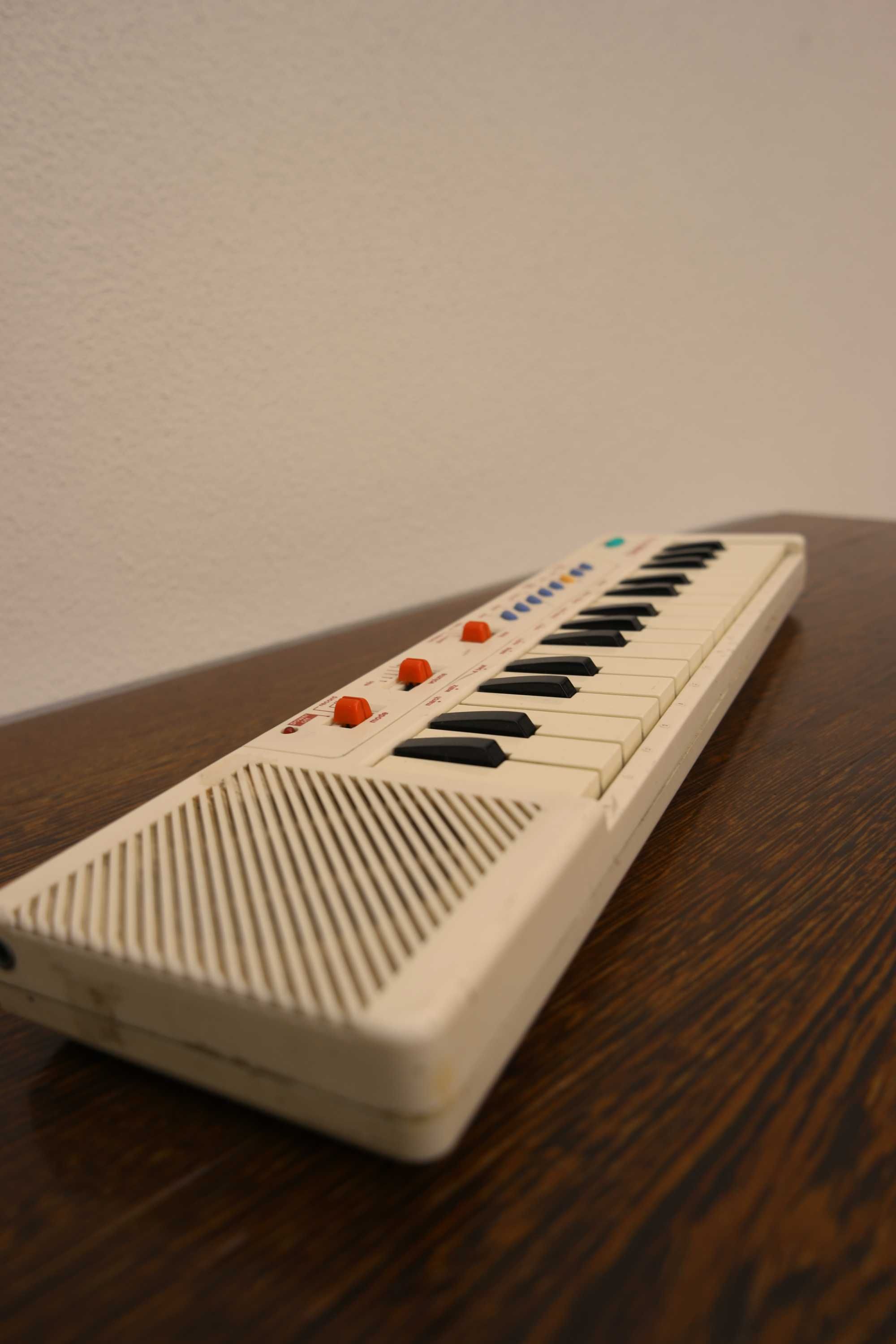 Casio PT-10 29-Key Mini Synthesizer