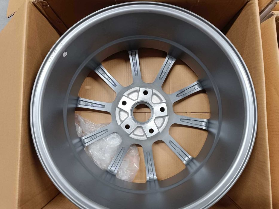 Felgi Aluminiowe 19' 8,5x19 Et51 5x130 Audi Q7 Porsche Tuareg