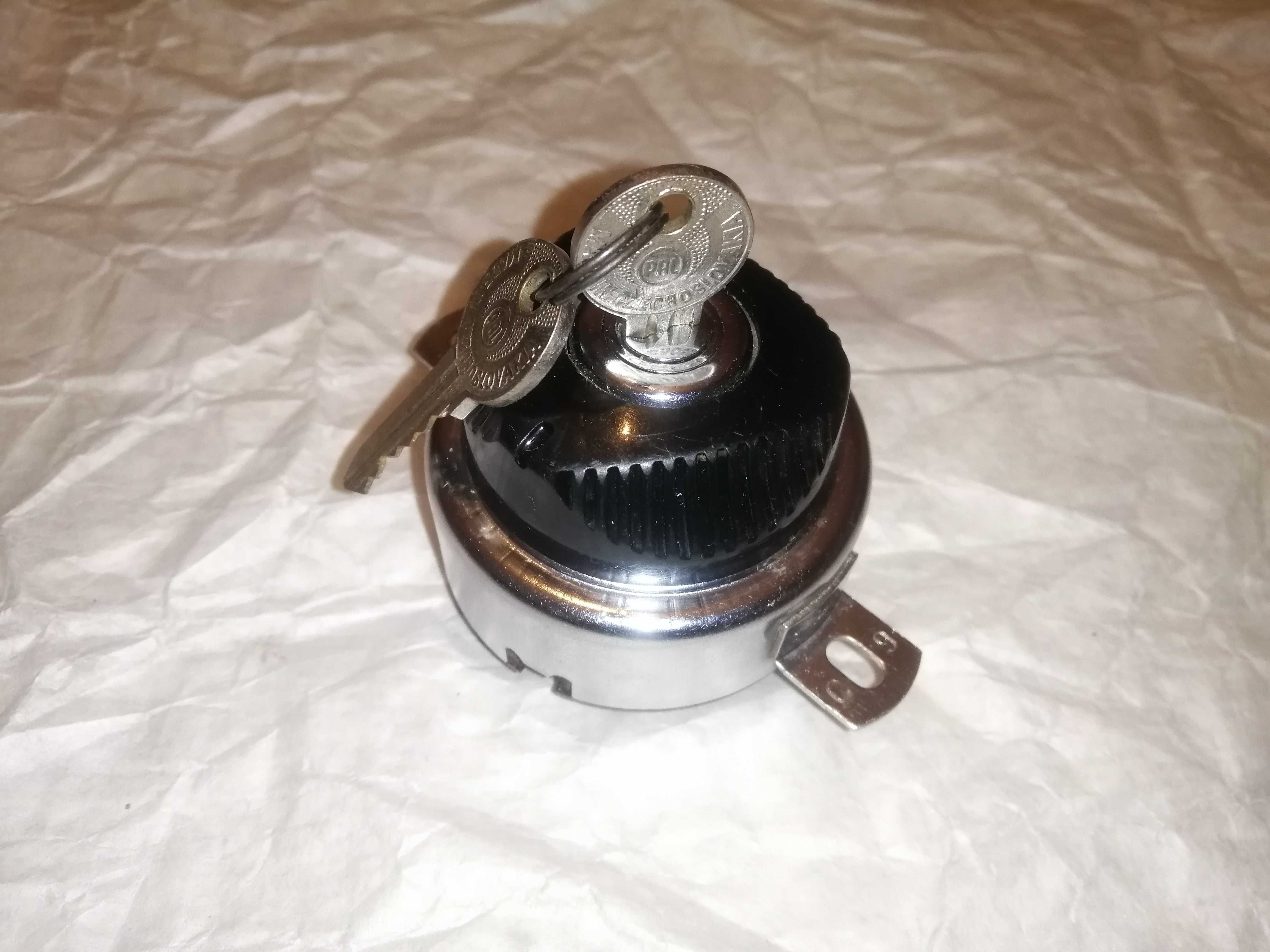 №3.НОВОЕ-Заднее крыло ЯВА/JAWA 559-360 Made in Czechoslovakia.