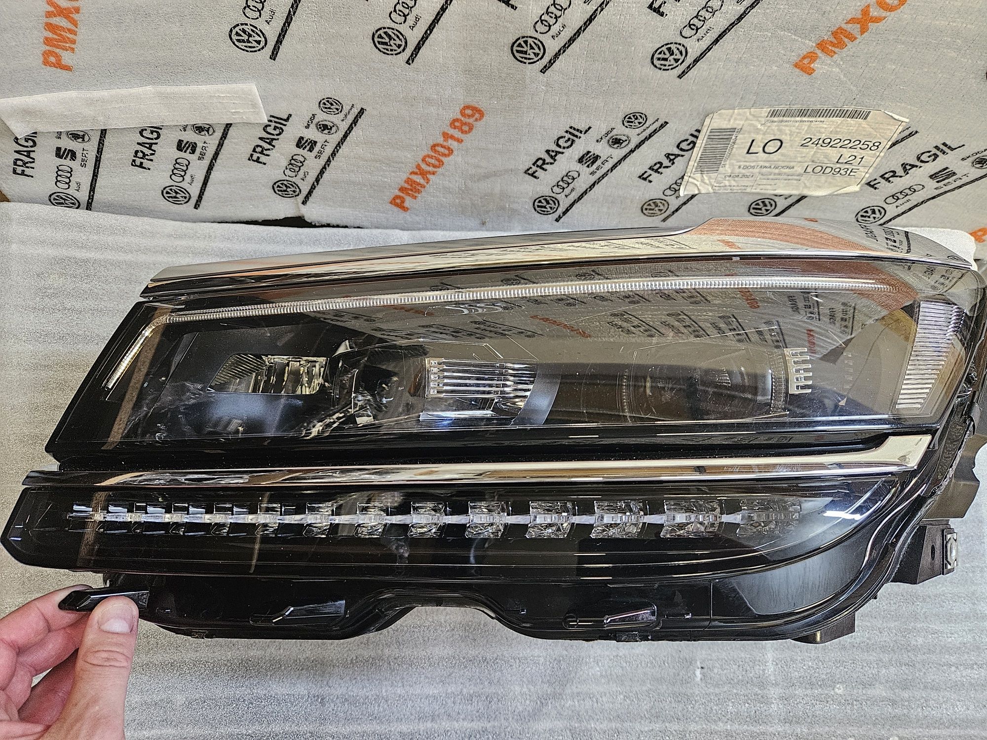 Оригінальна FullLed оптика VW Tiguan