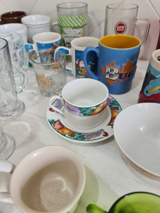 Conjunto Lote de Copos Canecas Louças Porcelanas Vidros Taças Antigos