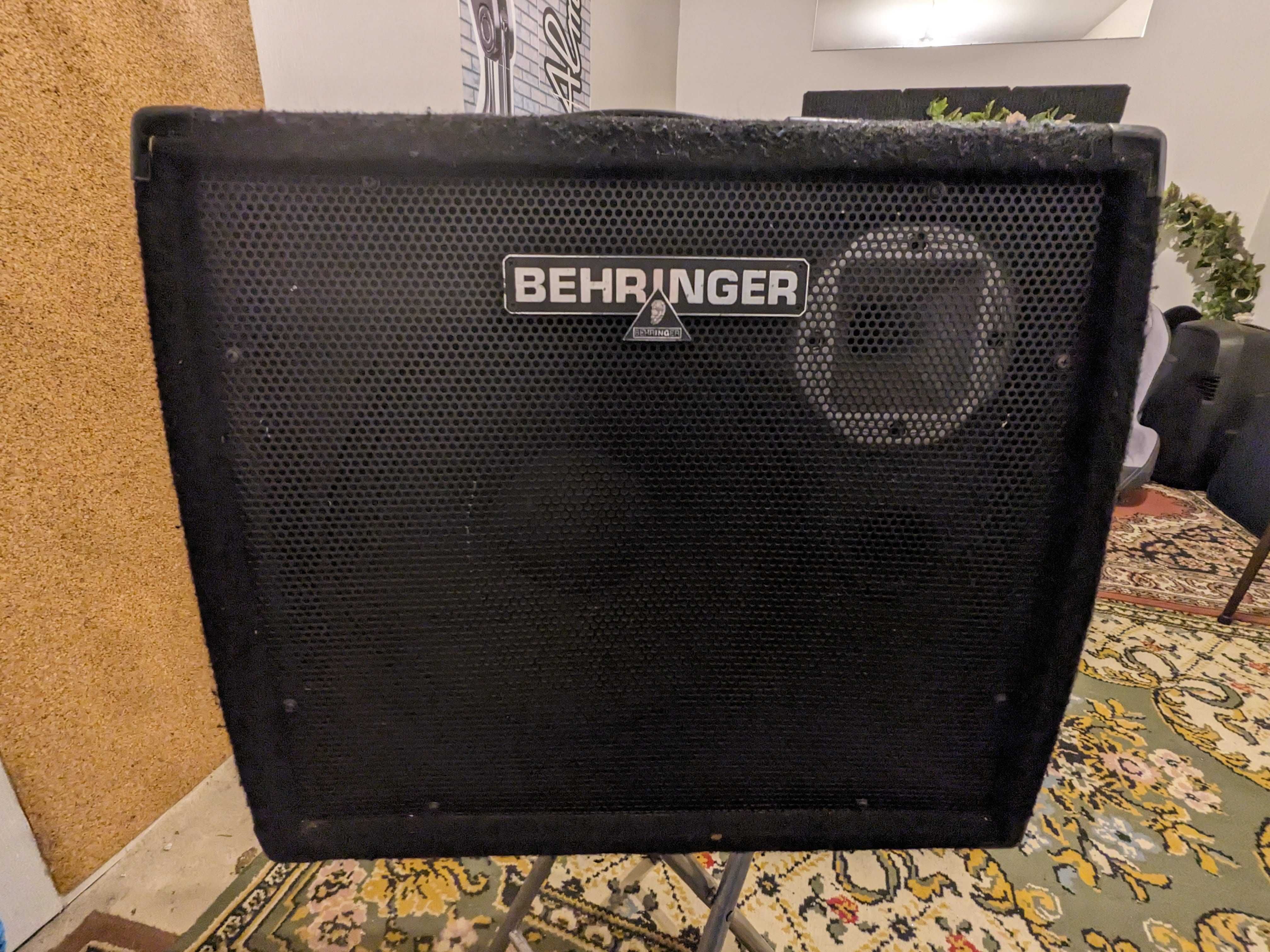 Amplificador de teclado - 90W - Behringer K900FX