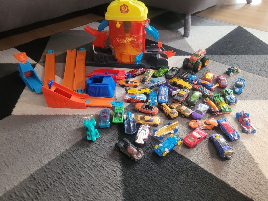 Zastawy Hot Wheels  (odbiór osobisty)
