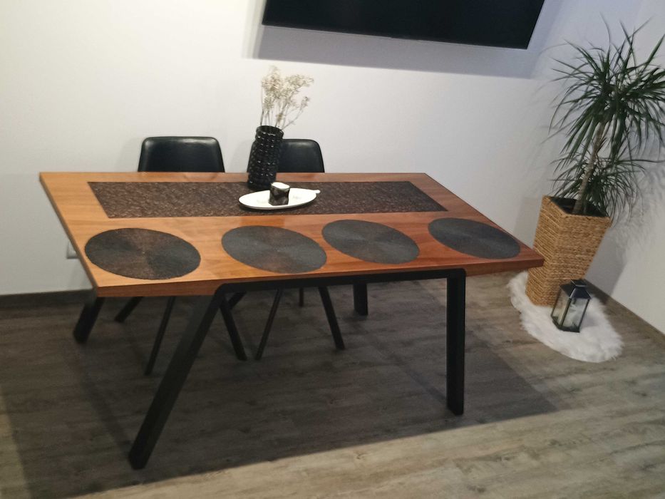 Nowoczesny stół do salonu, kuchni 180/90 cm.