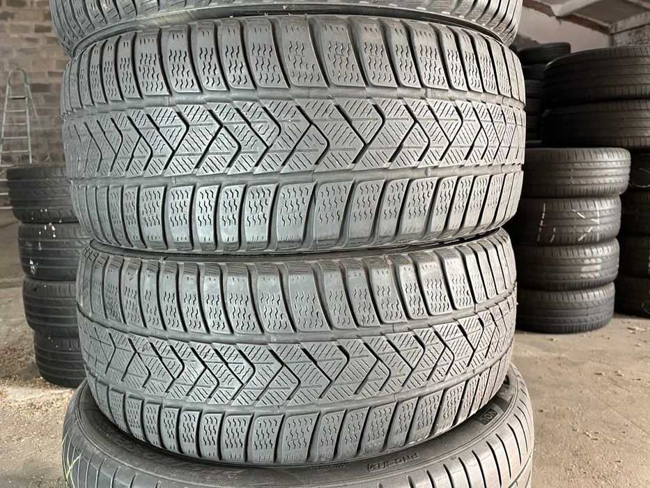 GS982 Зимові шини 235/45r18 Pirelli Sottozero 3 комплект резини р18
