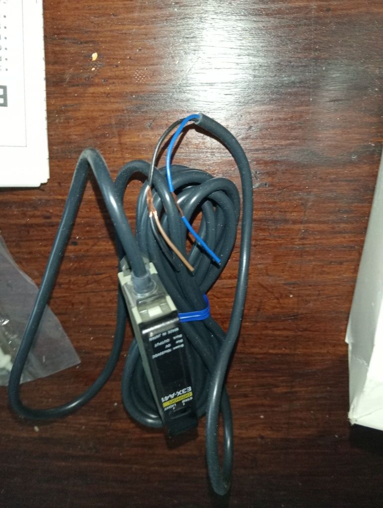 Sensor fotoelétrico omron e3xa41