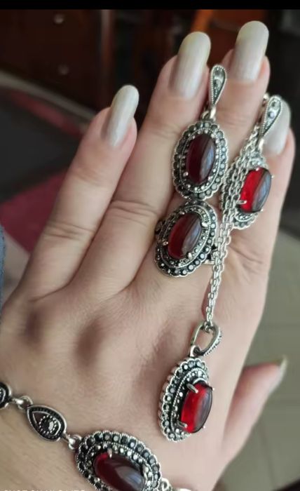 Набори біжутерії преміум-класу.