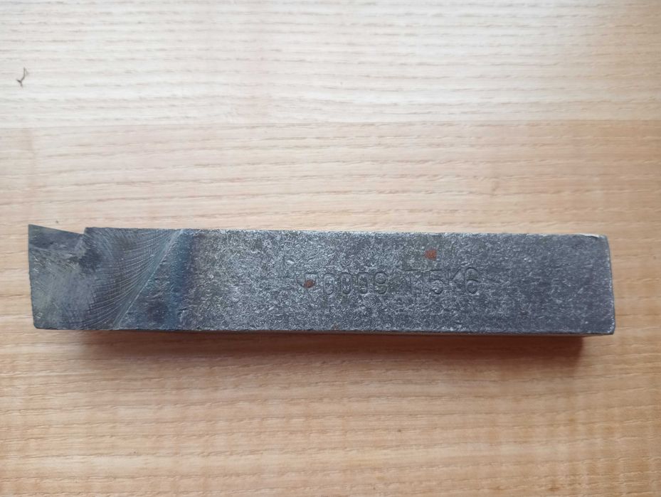 Різець токарний відрізний Т15К6