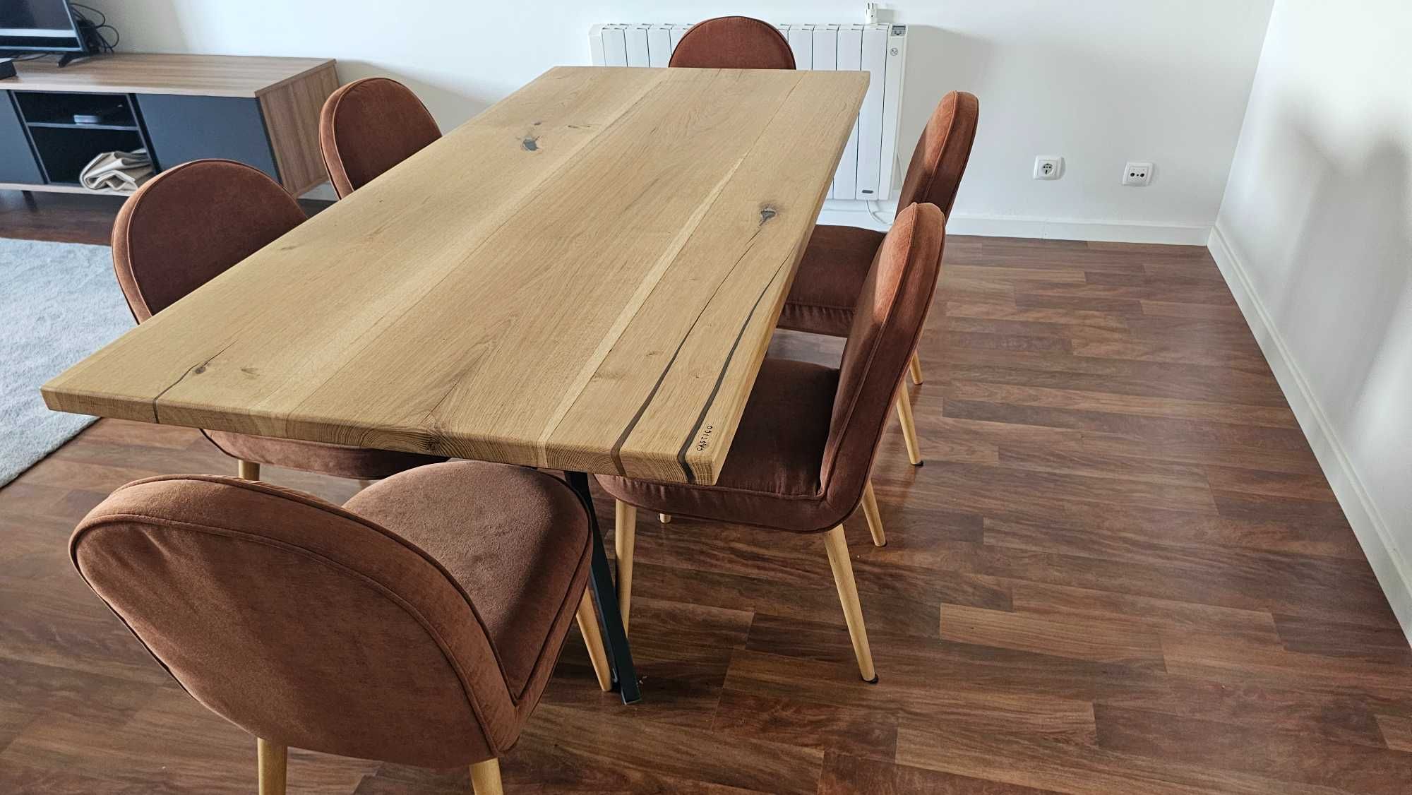Mesa de jantar em madeira da Castiço Store