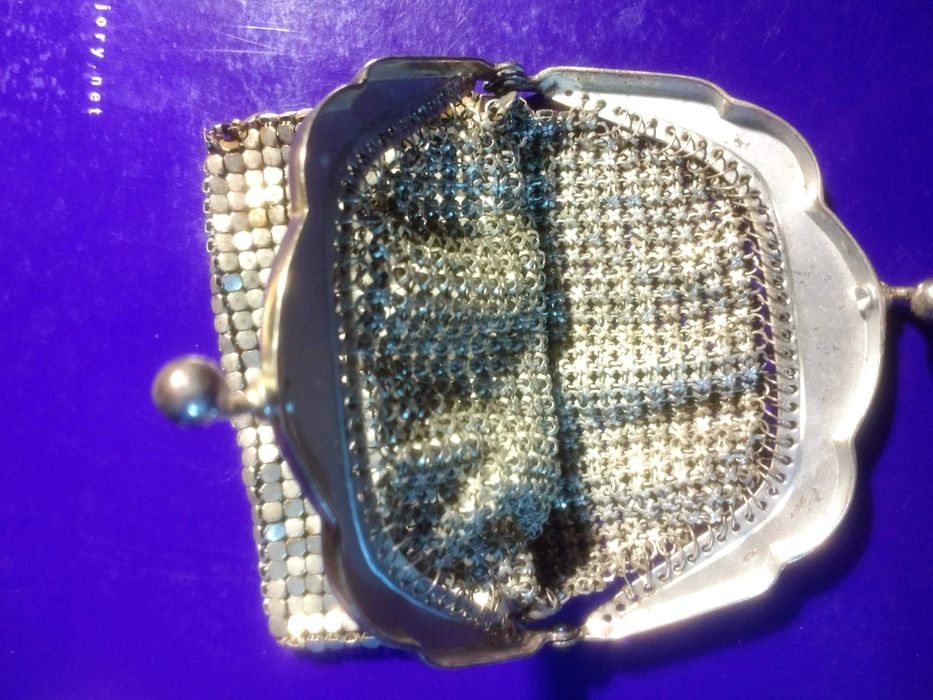 Porta moedas antigo em metal